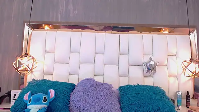 Foxxy_Doll live sex cam