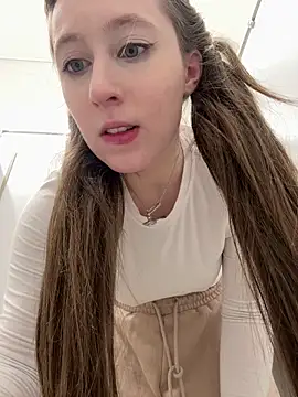 FroggyAnna live sex cam