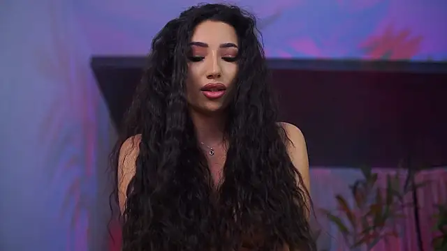 GinaValentinna's cam snapshot