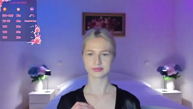 Julie_Blaze's cam snapshot