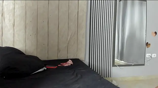 dante_and_kiara's cam snapshot