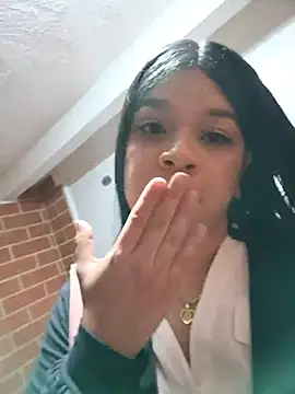 Layla-daring live sex cam