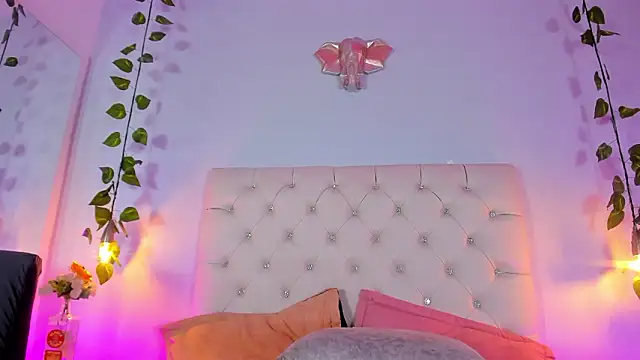 Isabella_Flowers live sex cam