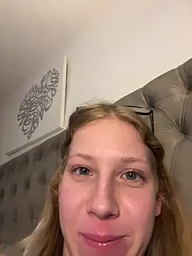 RosieLovexoxx's cam snapshot