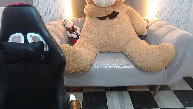 Clhoe_b's cam snapshot