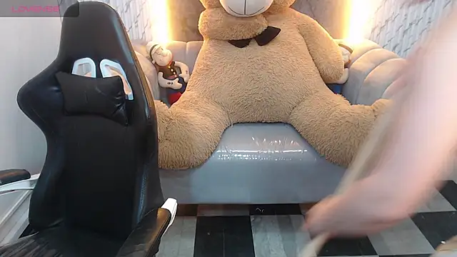 Clhoe_b's cam snapshot