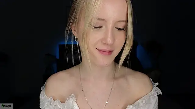 adele_armass's cam snapshot