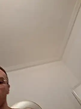 BritishRedhead's cam snapshot