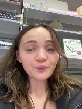 TheYourL's cam snapshot