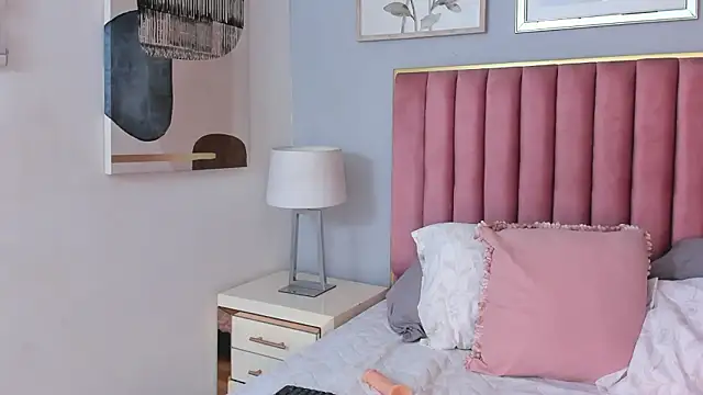 LiaRouse_1's cam snapshot