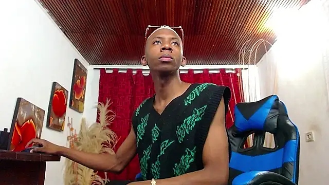 Miilo18 live sex cam