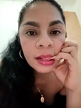 luna_pinky's cam snapshot