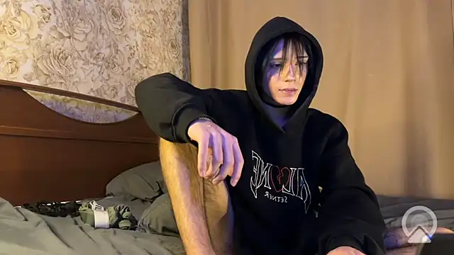 NikGive live sex cam