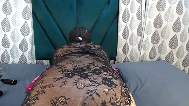 SweetJuicyPussy97 live sex cam