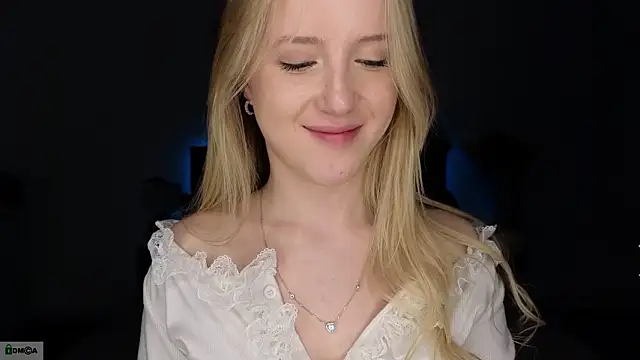 adele_armass's cam snapshot