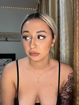 Kylie_One's cam snapshot