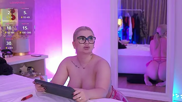 DahliaMoonfire's cam snapshot