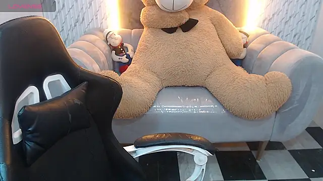 Clhoe_b's cam snapshot