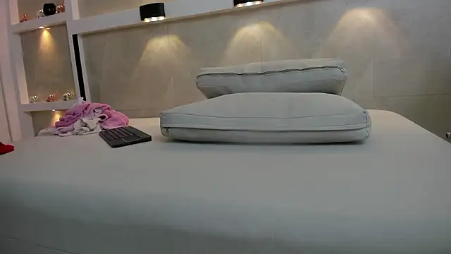 isaa_stone's cam snapshot