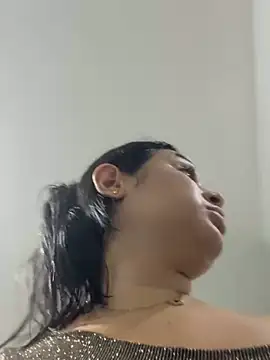 Pretty_Isadora live sex cam