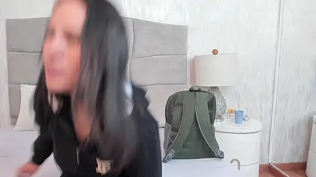 Naomii_BDSM live sex cam