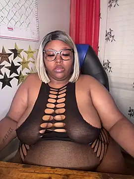 Chocolatebunnyxx96 live sex cam