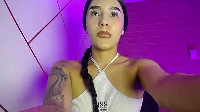 isabella_rossee's cam snapshot