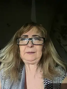 Irina2909@xh live sex cam