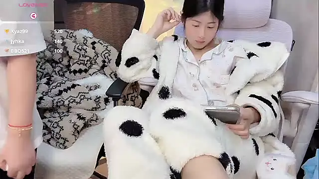 Yvonne-07's cam snapshot