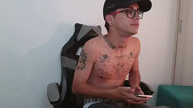 Nico_viper_1 live sex cam