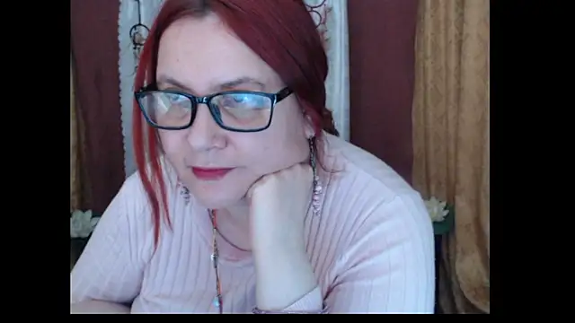 PlayfullMature's cam snapshot