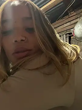 AriVelvet's cam snapshot