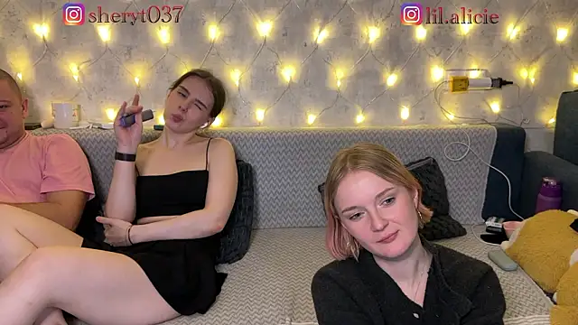 Sweety-Couple-'s cam snapshot