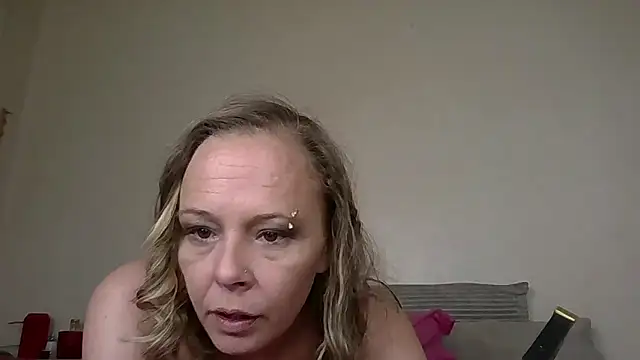 QUEEN_OF_MEN's cam snapshot