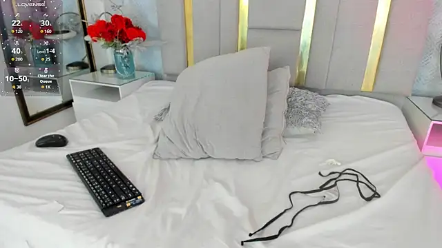 LittleZanee live sex cam