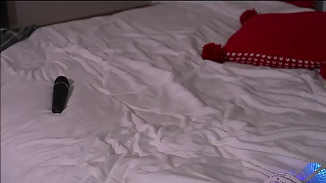 ella_twinkl's cam snapshot