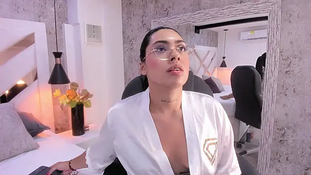 Vanessa_Rain_'s cam snapshot