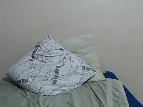 SexyLipss_'s cam snapshot