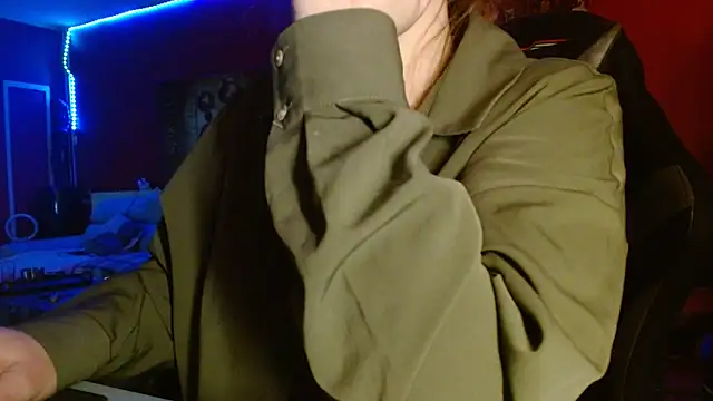 petitoiseau67's cam snapshot