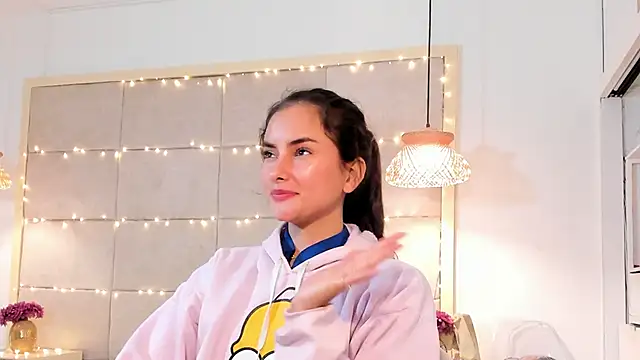 VioletHilton's cam snapshot