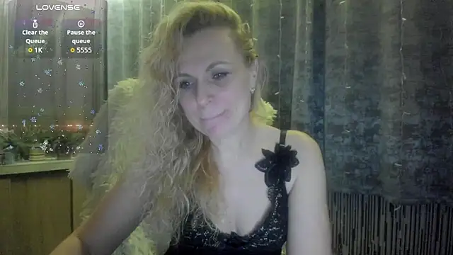 LanaLight_x's cam snapshot