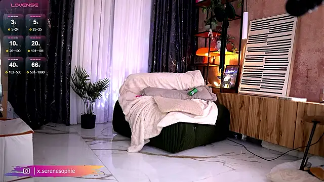 Serene_Sophiex's cam snapshot