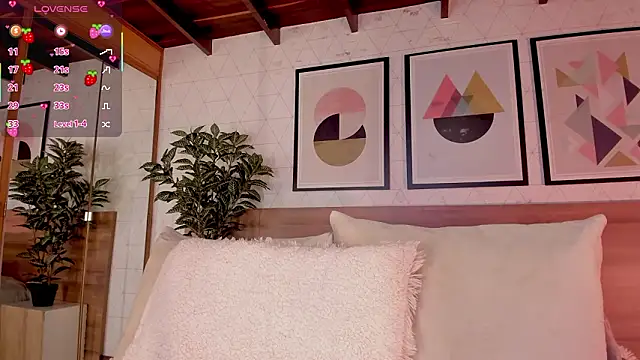 LunaRuso's cam snapshot