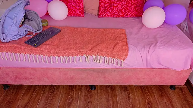 NicoletCherry__'s cam snapshot