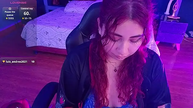 littlee_red's cam snapshot