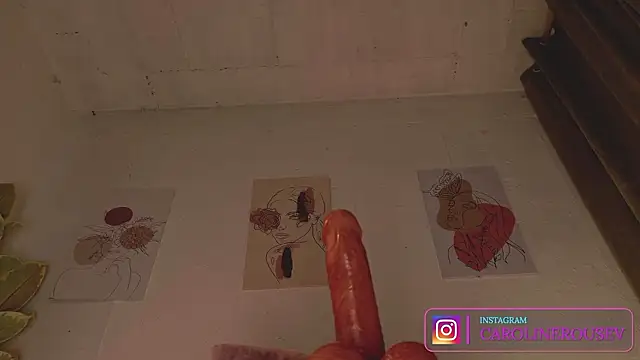 carolinerousev live sex cam