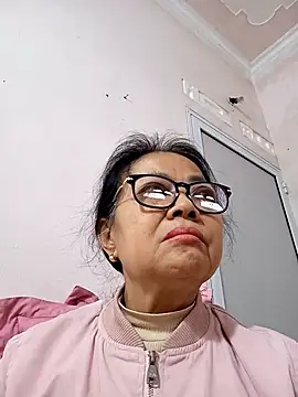 Hotestlove live sex cam