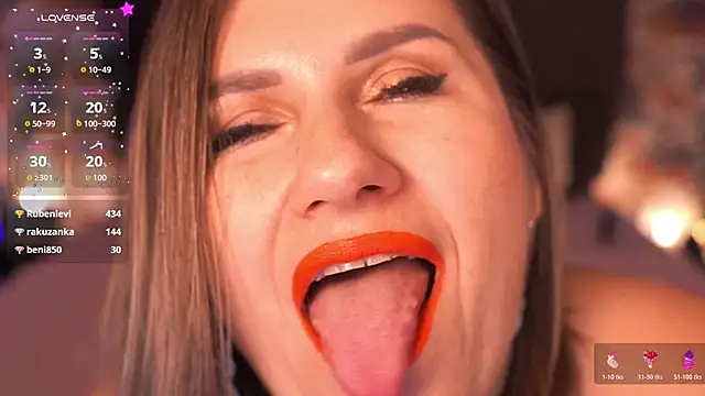 KiraRoxx live sex cam