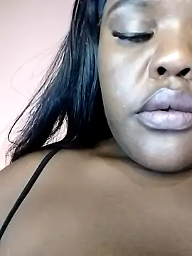 BigBootyBitch96 live sex cam