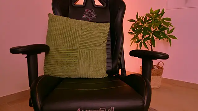 milfnameless live sex cam